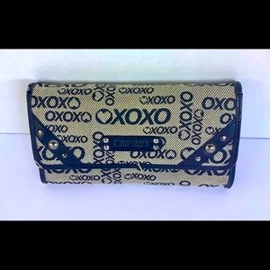XOXO Women’s Wallet/Clutch